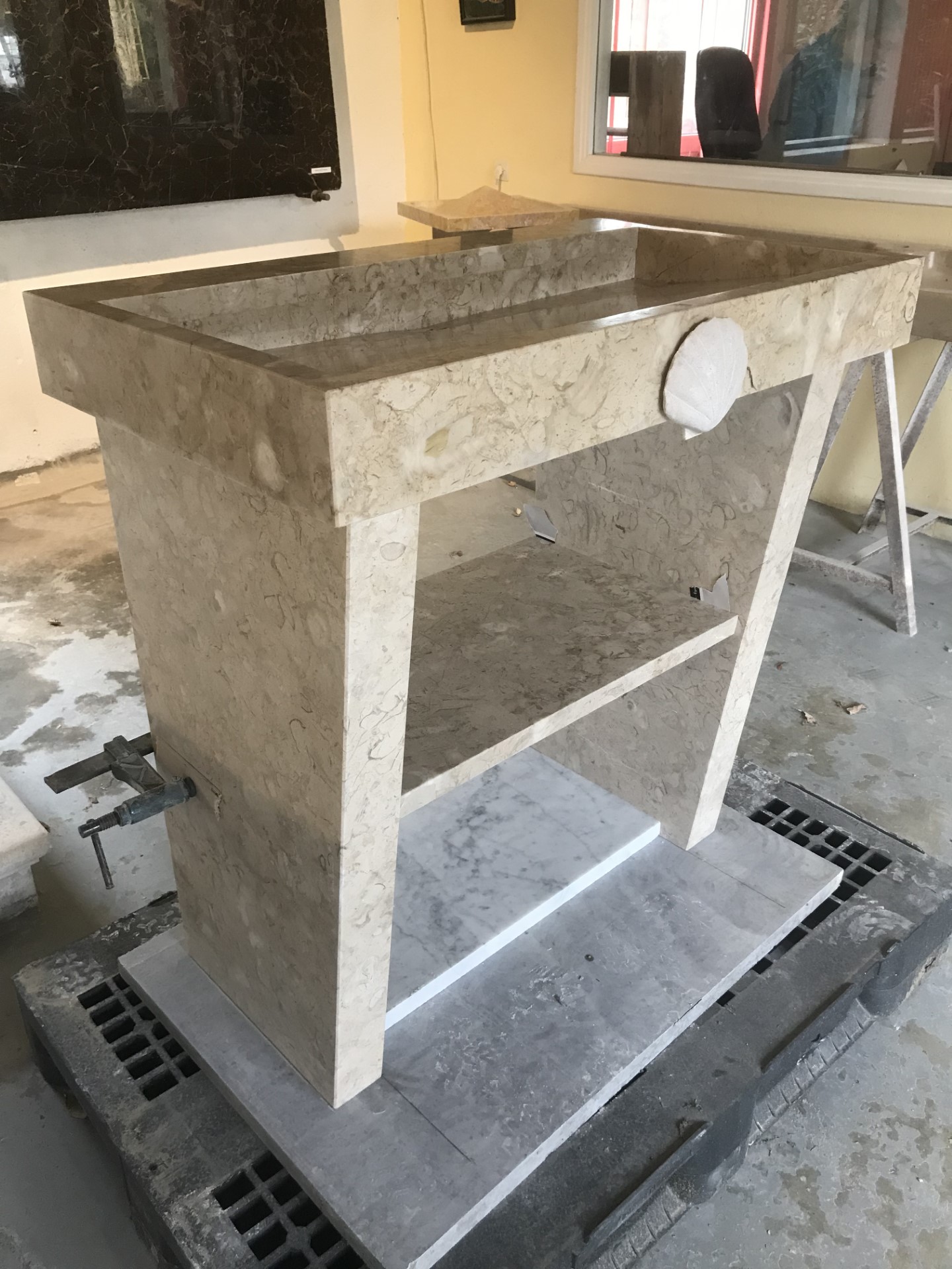 meuble-vasque-salle-bain-pierre-montcaume