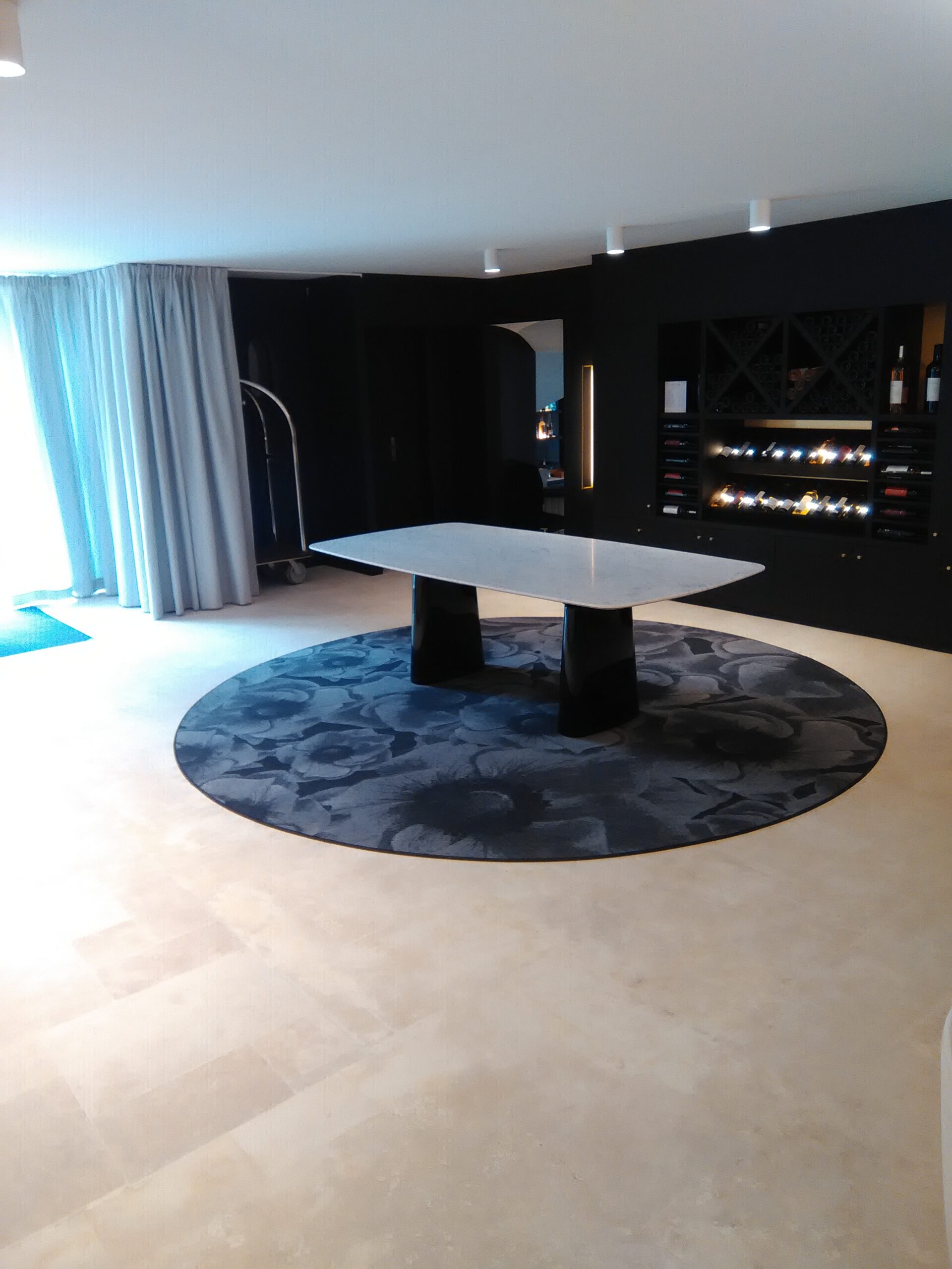 plateau-table-marbre-blanc