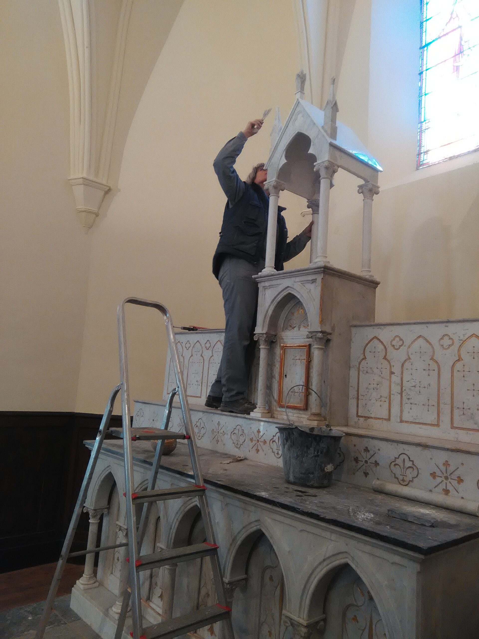 restauration-eglise-marbre-blanc-carrare