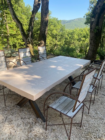 table-pierre-drome-france-comblanchien